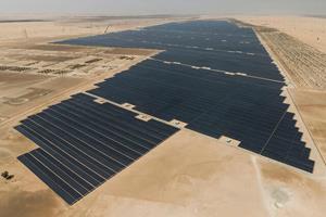  بزرگترین نیروگاه خورشیدی جهان در "امارات" آغاز به کار کرد