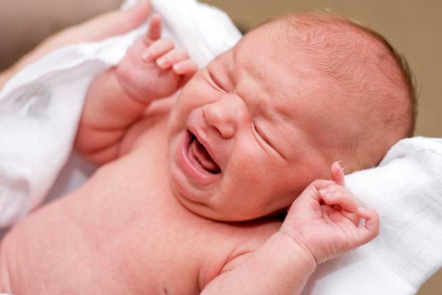 گریه اولیه نوزاد بر اساس زبان مادری است