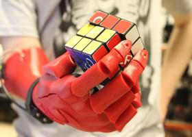 دست رباتیک چاپی سه‌بعدی، برنده جایزه دایسون انگلیس