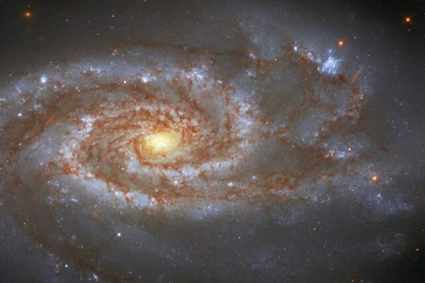  دو ابرنواختر درخشان در یک کهکشان خیره کننده