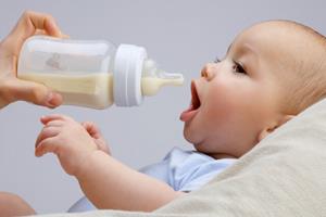 شیر مادر، باکتری خوب را به روده نوزاد می‌رساند