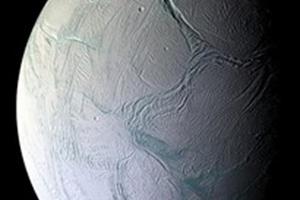 متان موجود در قمر سیاره زحل نشان از وجود حیات میکروبی دارد