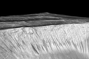 آب مریخ آشامیدنی نیست