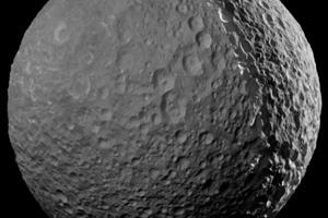 آخرین تصویر از کوچکترین قمر زحل منتشر شد
