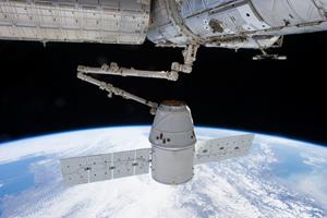  کپسول "دراگون" به ایستگاه فضایی بین‌المللی رسید