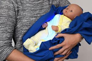 لباسی که زردی نوزادان را درمان می‌کند!