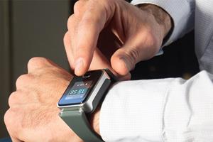 اندازه‌گیری میزان گلوکز خون با یک ساعت هوشمند
