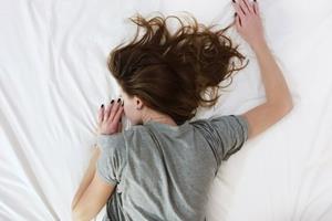  عوارض خواب نامنظم بر بدن افراد چه هستند؟
