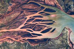  تماشای رودخانه‌ خونین از منظر فضا