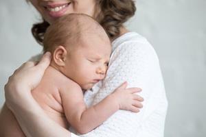 آغوش والدین "معجونی" برای آرامش نوزادان است