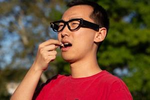  توسعه عینکی که رژیم غذایی را زیر نظر می‌گیرد