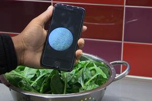  تشخیص باکتری با استفاده از گوشی هوشمند