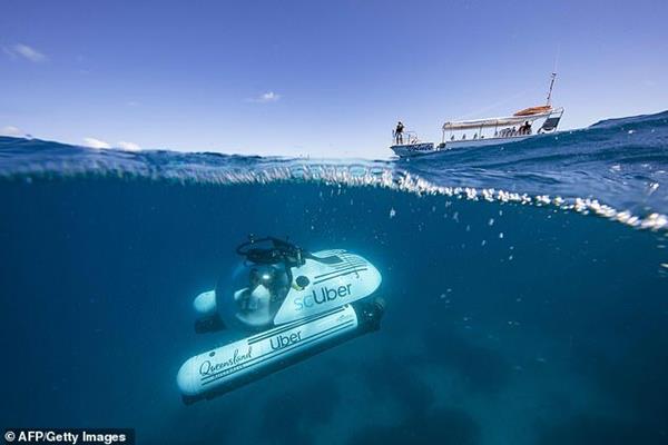 سفر زیردریایی تنها با کلیک در اپلیکیشن موبایلی