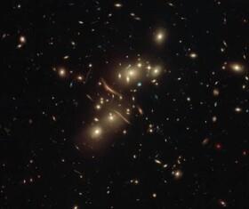 شکوه یک خوشه کهکشانی از نگاه هابل
