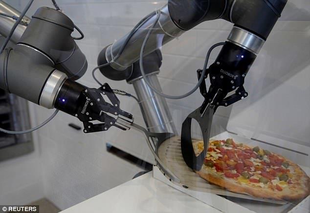 رباتی که در کمتر از پنج دقیقه پیتزا می‌پزد