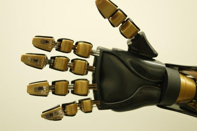 توسعه سیستم عصبی برای دادن حس لامسه به ربات‌ها