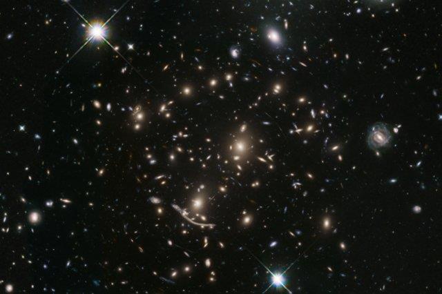 تصویر بی‌نظیر "هابل" از کهکشان‌های کهن