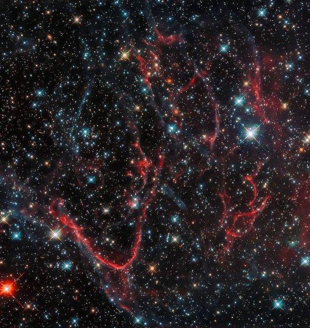 رشته‌های کهکشانی بقایای یک ابرنواختر 