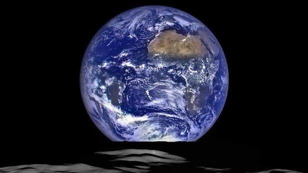 وجود حیات روی کره زمین به خاطر ماه است