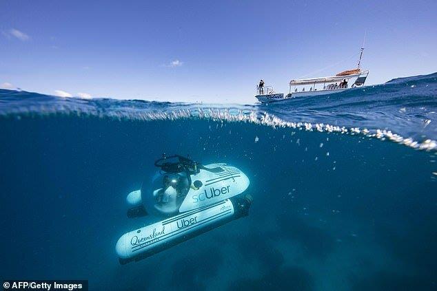 سفر زیردریایی تنها با کلیک در اپلیکیشن موبایلی